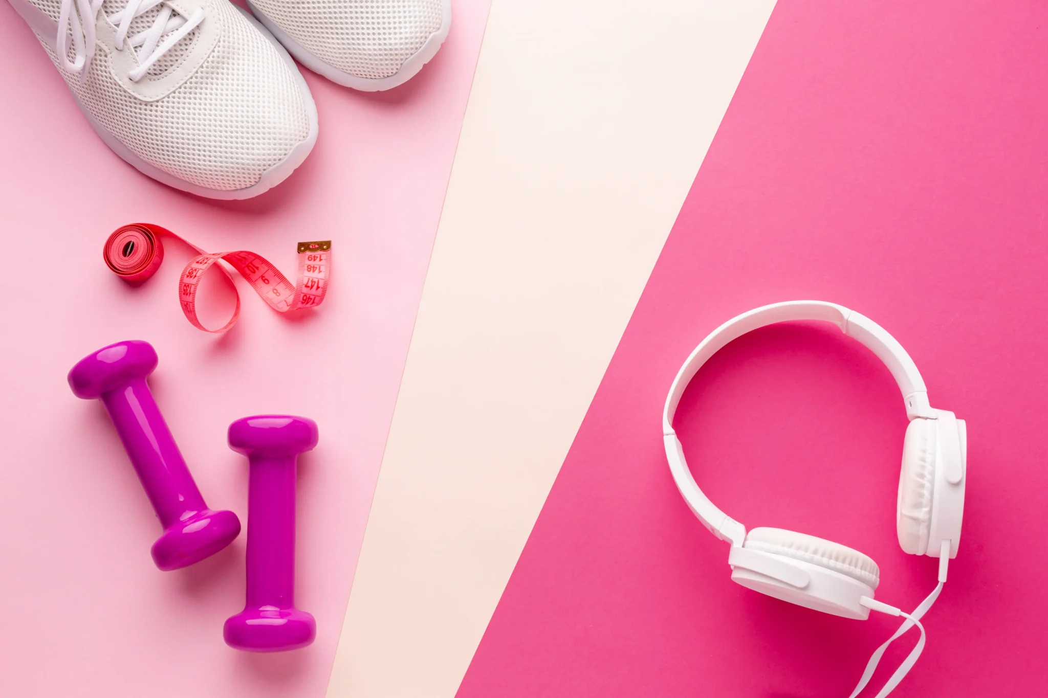 weights-sneakers-headphones-with-copy-space